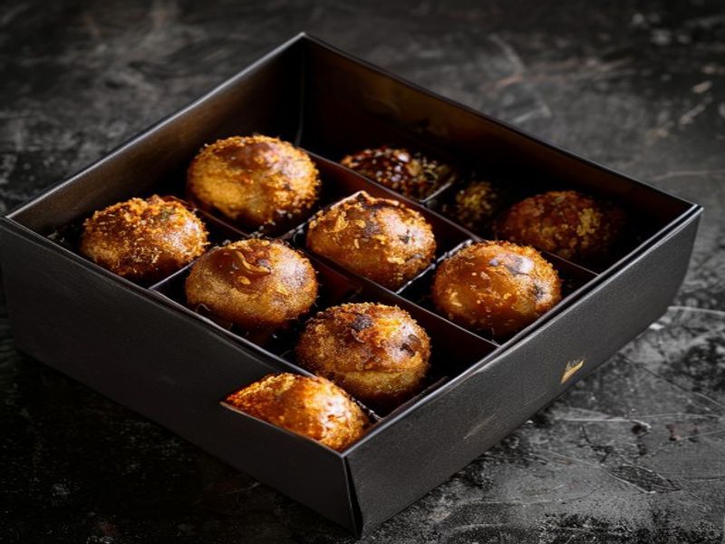 Share Box - 12 piece puff balls box